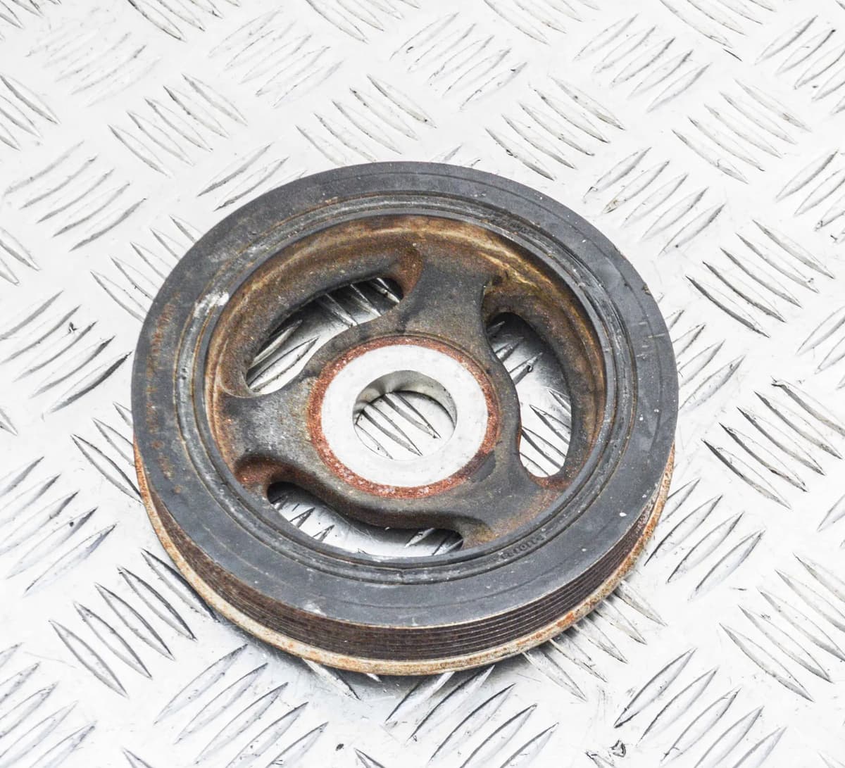 FORD Focus Mk3 1.6 TDCi 85kW Crankshaft Pulley E110124A 2015