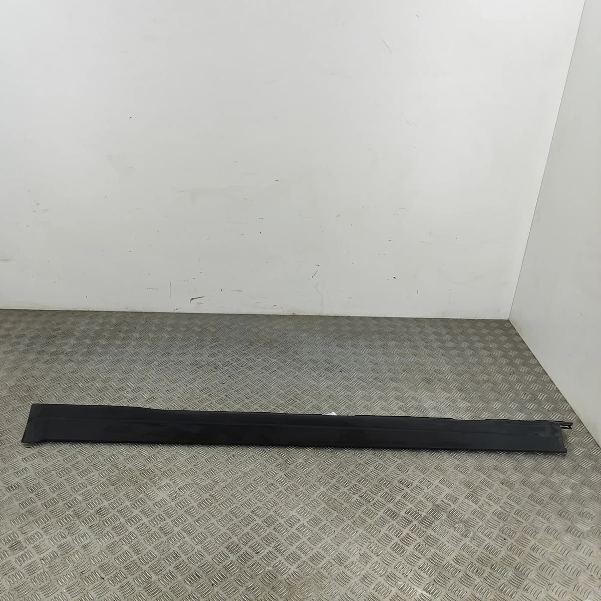 MERCEDES-BENZ EQA Left Side Plastic Sideskirt Cover A2476980900 29950208