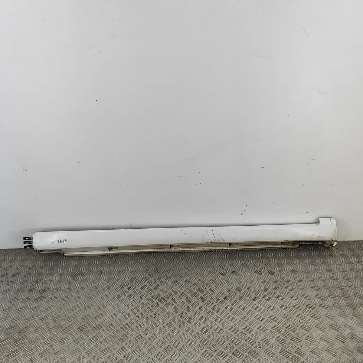 VW PASSAT Variant B7 365 Right Side Plastic Sideskirt Cover 3AA853092C 29970514