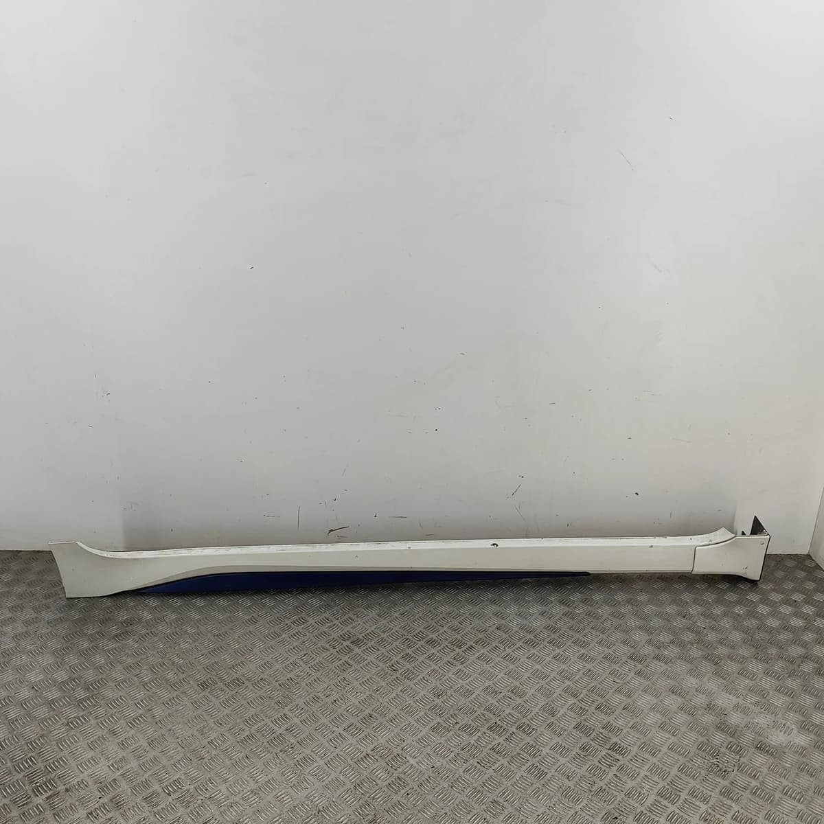 NISSAN LEAF ZE1 Right Side Plastic Sideskirt Cover 76850-5SA1A 29970566