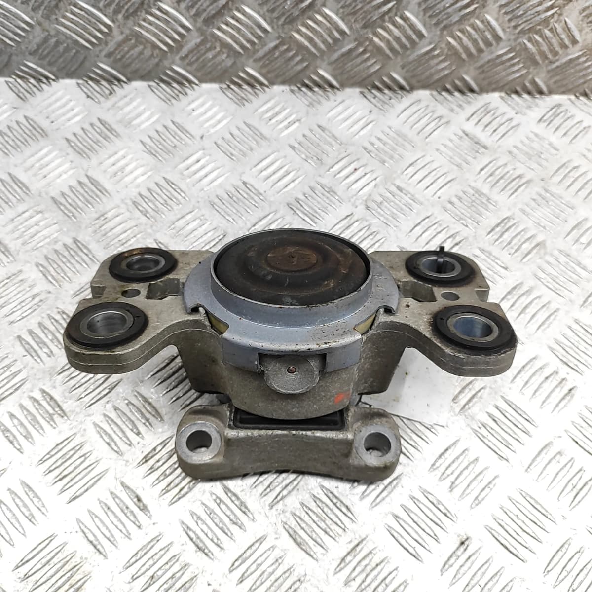 LR RANGE ROVER EVOQUE L538 Left Side Engine Mount EJ32-7M121-AD 2.2D 140kW 2015