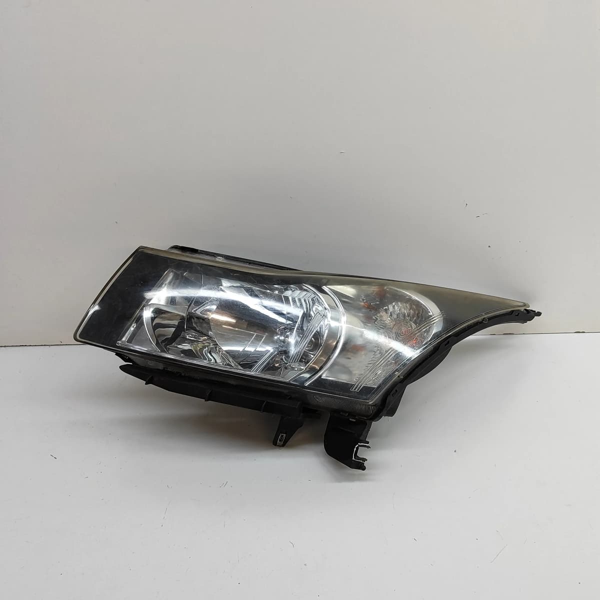 CHEVROLET CRUZE MK1 J300 Front Left Headlight 95990113 LHD 2010 30055919