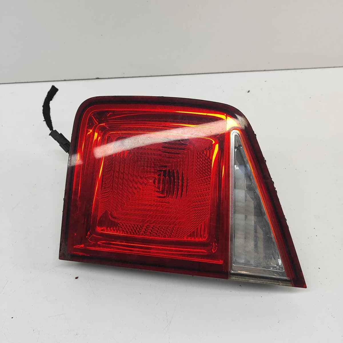CHEVROLET ORLANDO J309 Right Side Tailgate Tail Light RHD 42334062 30058591