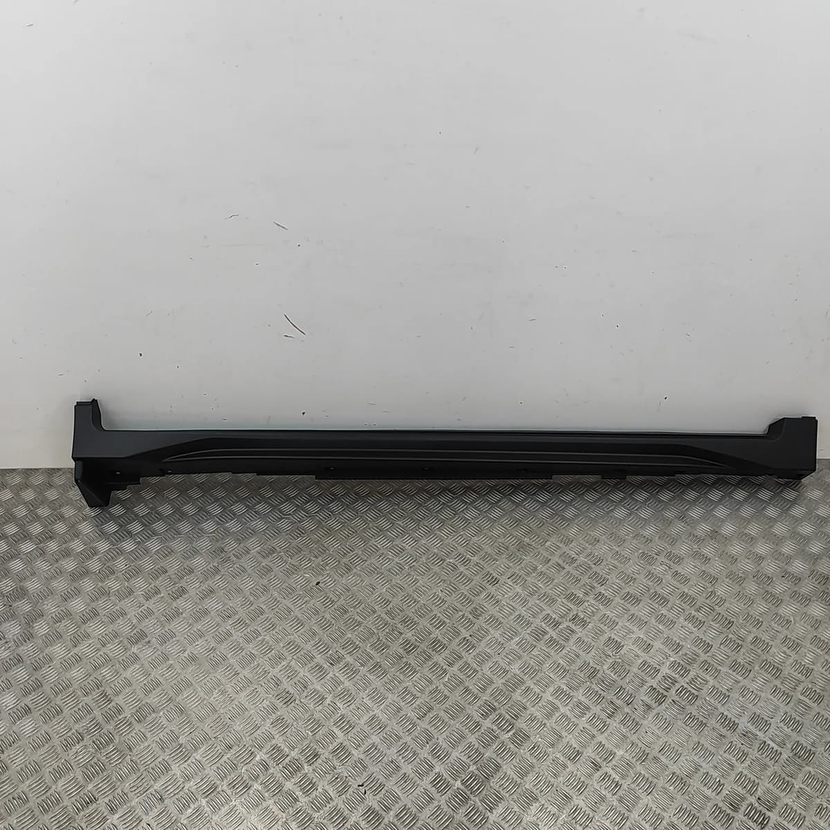 NISSAN X-TRAIL T32 Right Side Plastic Sideskirt Cover 76850-6FR0A 2013 30255839