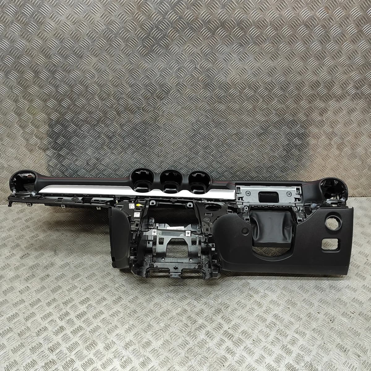 MERCEDES-BENZ C S206 Dashboard RHD A2066803307 3.0 Petrol 314kw 2024 30292566
