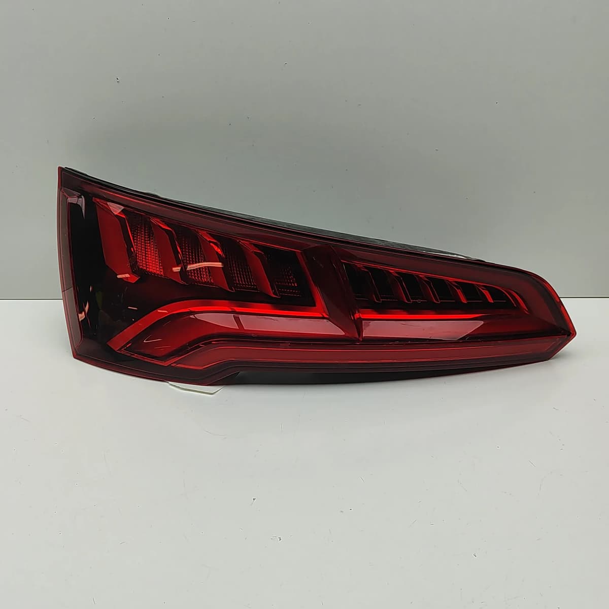 AUDI Q5 FY Rear Left Tail Light 80A945093B 2.0 Diesel 140kw 2020 30308022