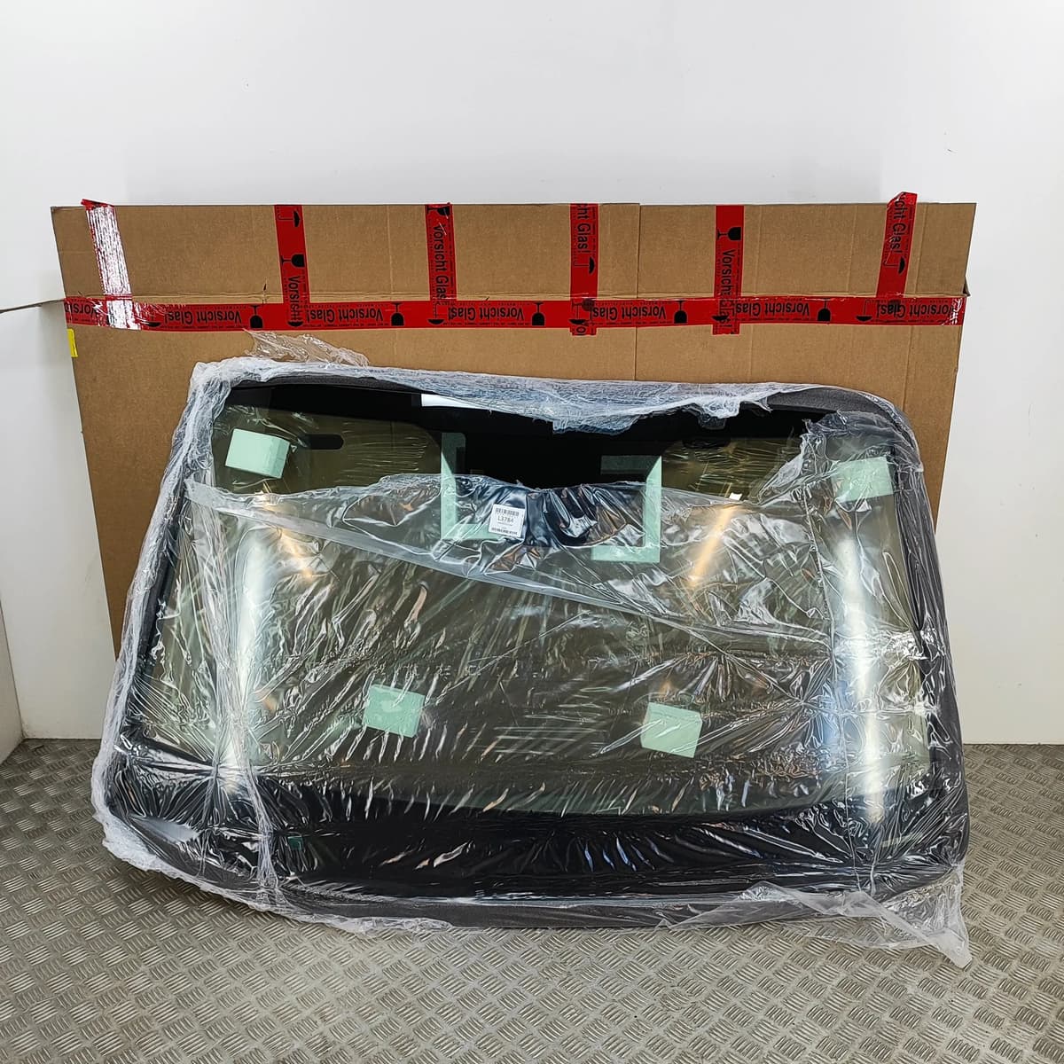 TOYOTA HIGHLANDER Front Windshield 56101-0E621 2.7 Petrol 30331004 2016