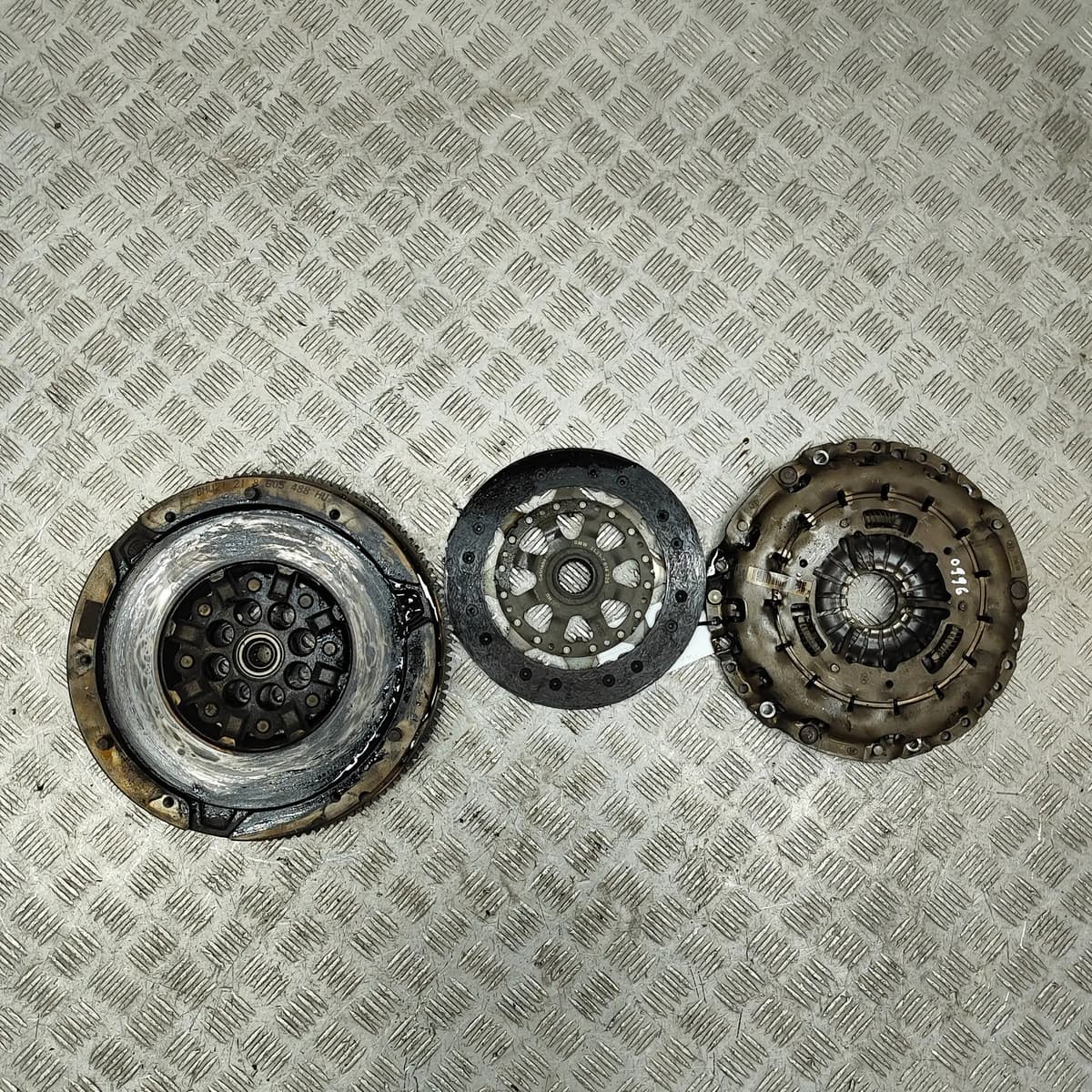 BMW 3 F30 Clutch Kit 7614326 1.5 Petrol 100kW 2015 30334674