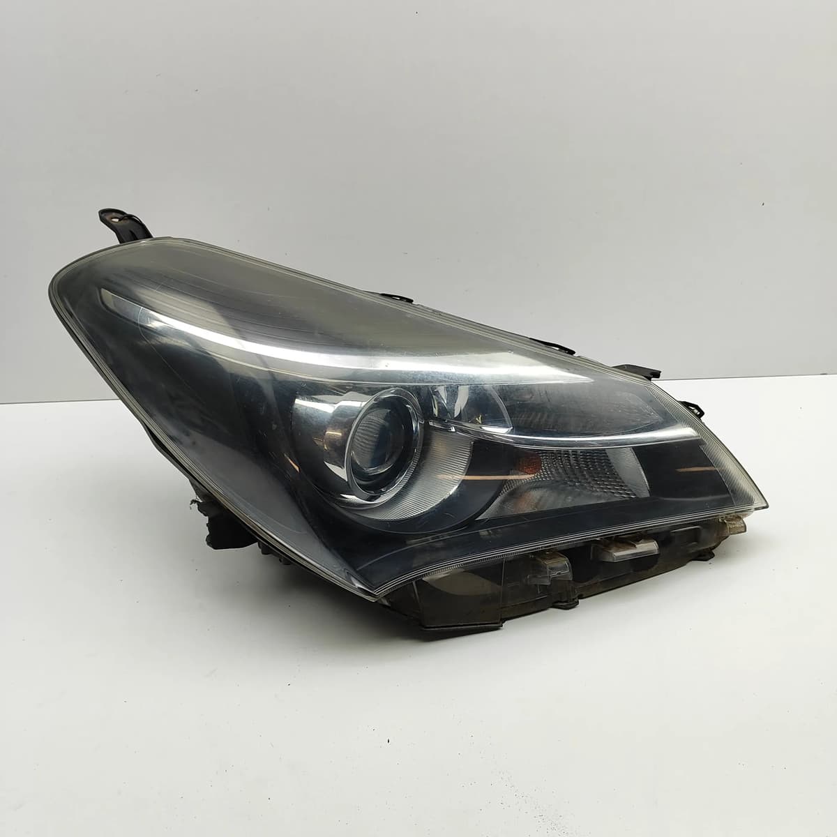 TOYOTA YARIS P13 Front Right Headlight RHD 81130-0DA40 1.3 Petrol 2014 30335270