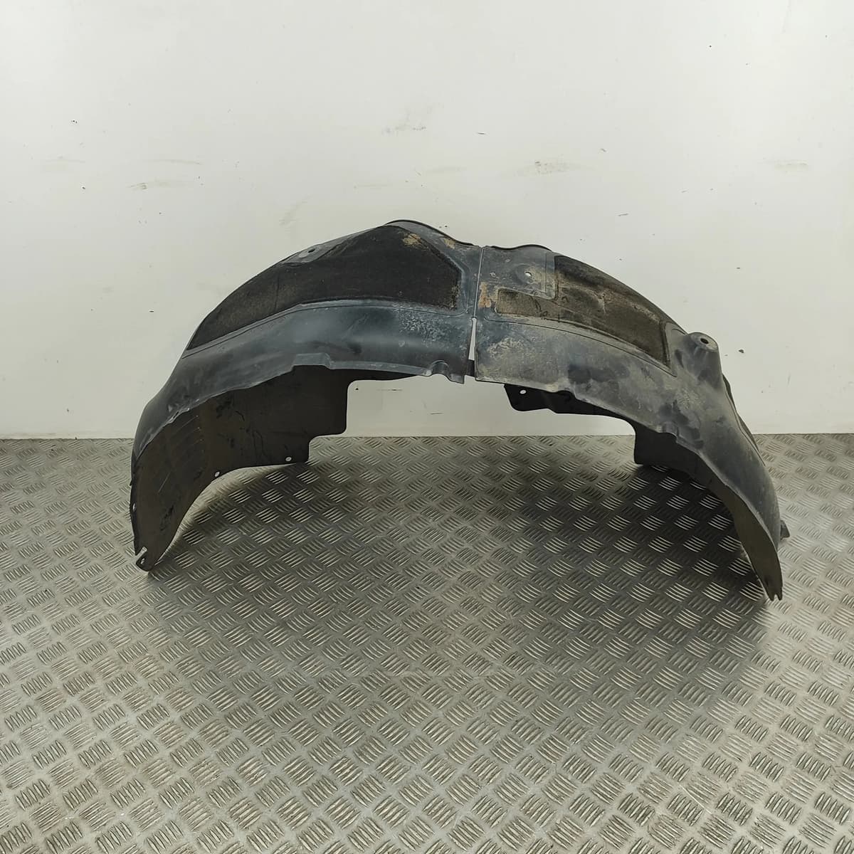TESLA MODEL Y Front Left Arch Liner 1492613-00-B 2021 30343188