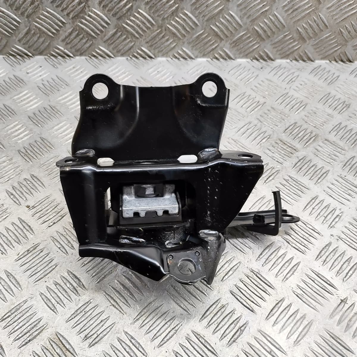 TOYOTA YARIS P21 Left Side Engine Mount 12372-K0060 30354439