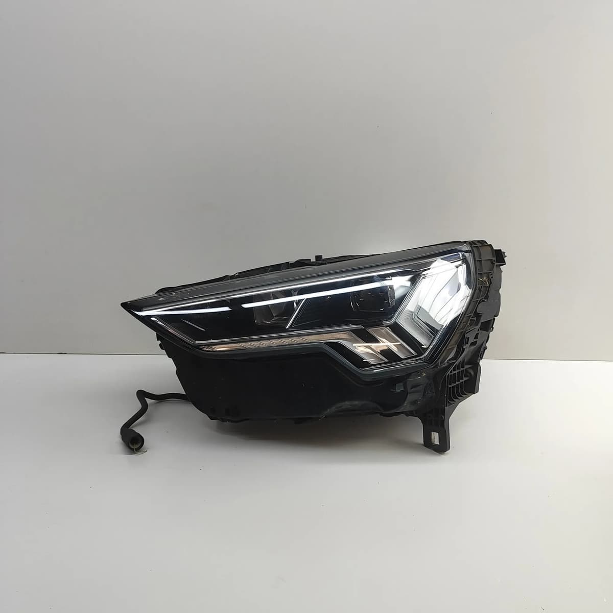 AUDI Q3 F3 Front Left Headlight 83A941033A 1.5 Petrol 110kw 2018 30373229 RHD