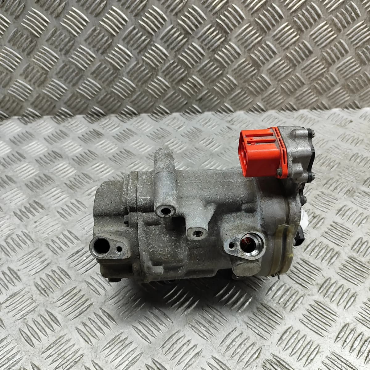 NISSAN LEAF ZE1 Air Condition A/C Pump 92600-5SA1A Electricity 110kw 30390404