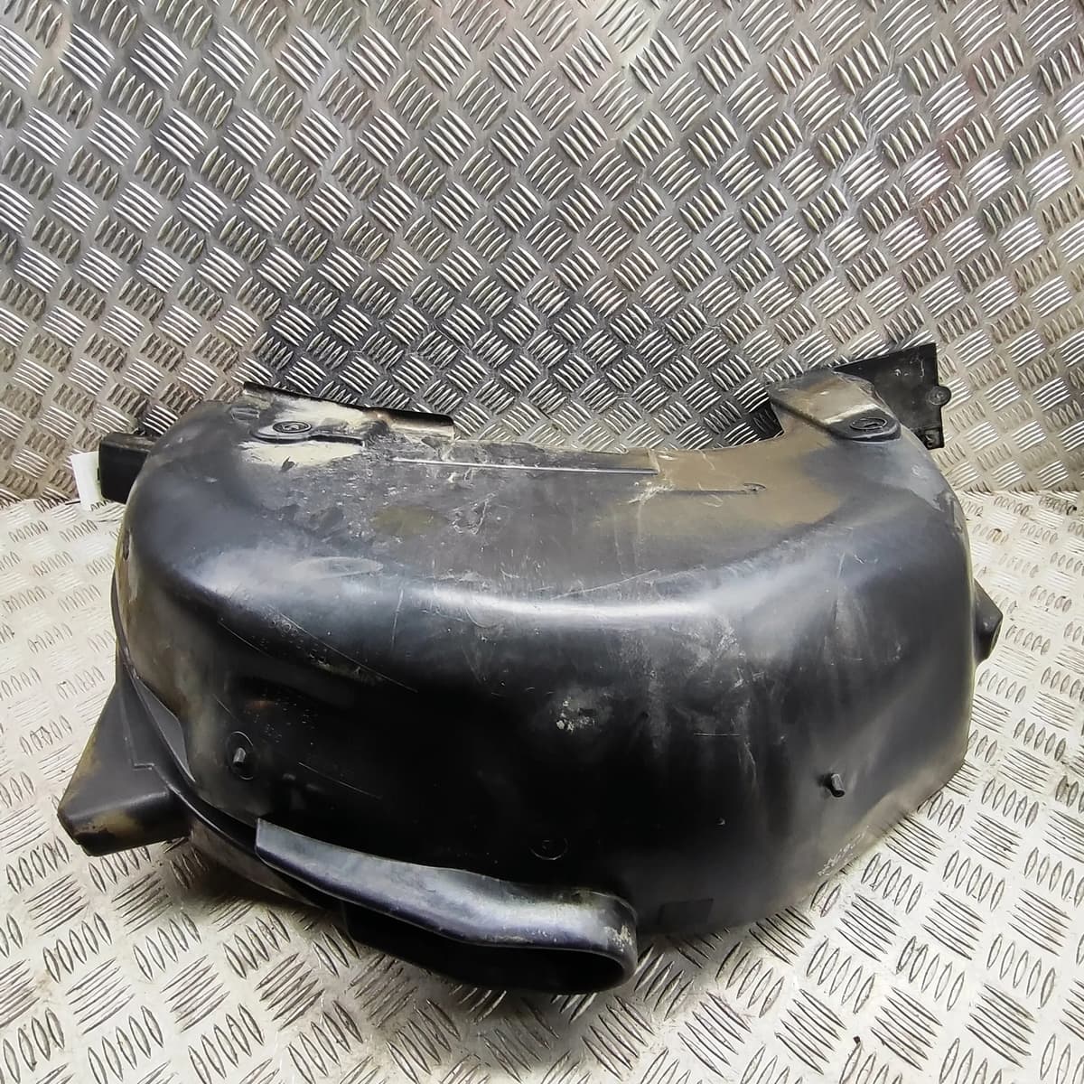 Peugeot Partner K9 Heck linker Arch Liner 9817398380 1.5 Diesel 75KW 2019 303970