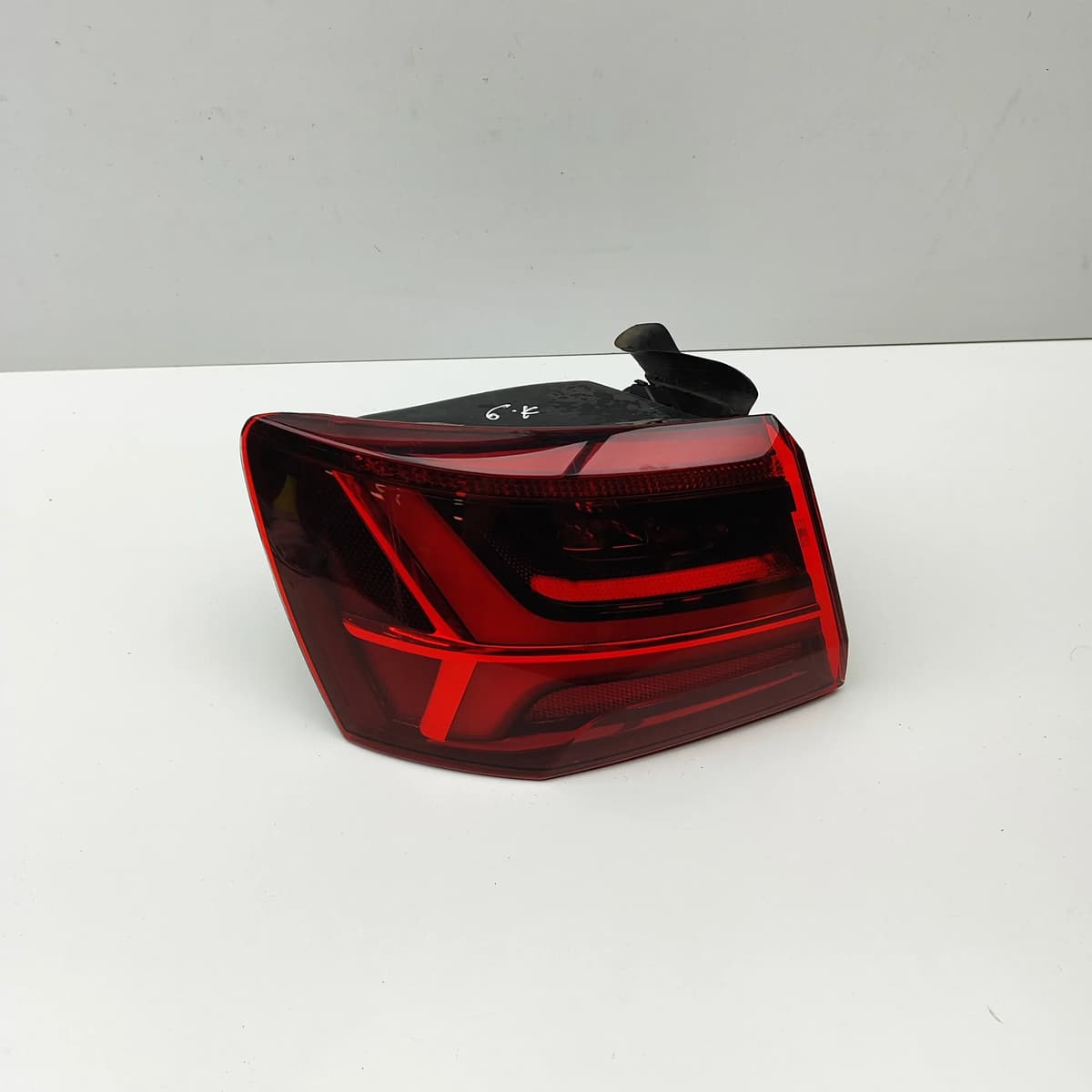 AUDI A6 Avant C7 Rear Left Tail Light 4G9945095F RHD 2016 30398083