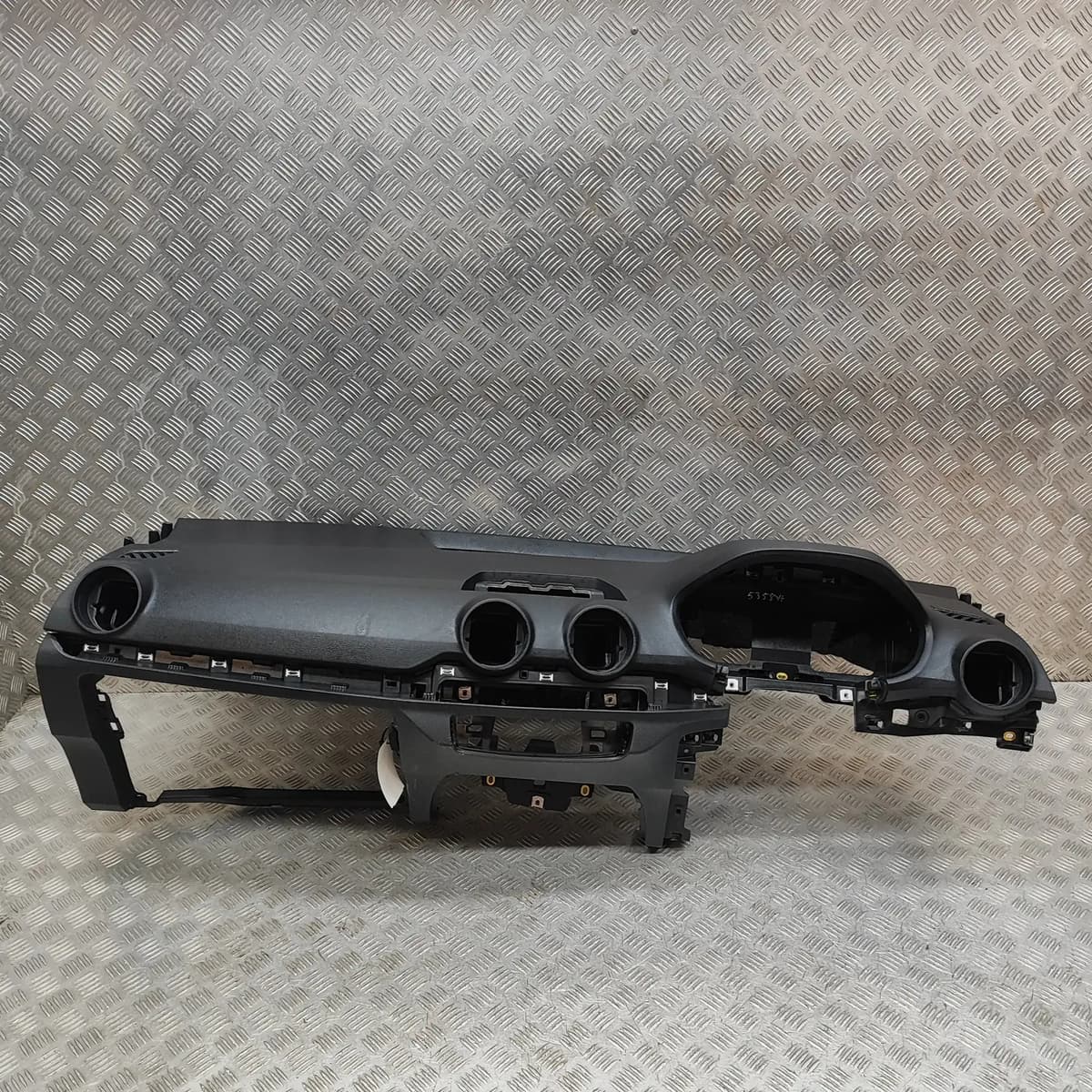 AUDI Q2 GA Dashboard 81C857033 RHD 2020 30406099