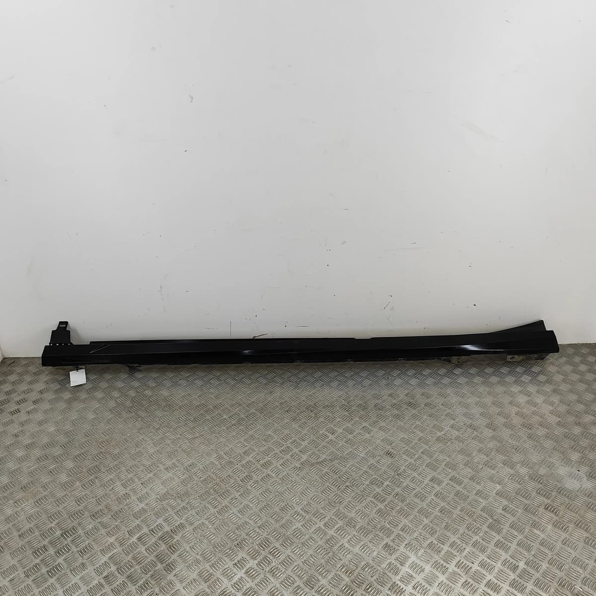 BMW iX I20 Left Side Plastic Sideskirt Cover 5A3F261 2022 30420161