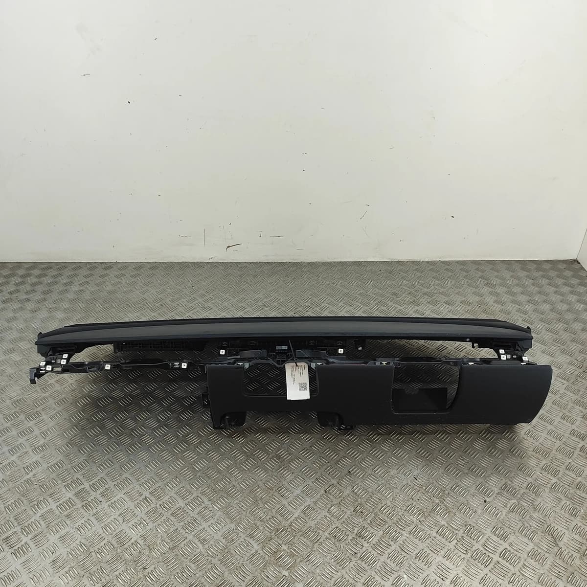 TESLA MODEL Y Dashboard 1659301-00-A RHD 2024 30467397