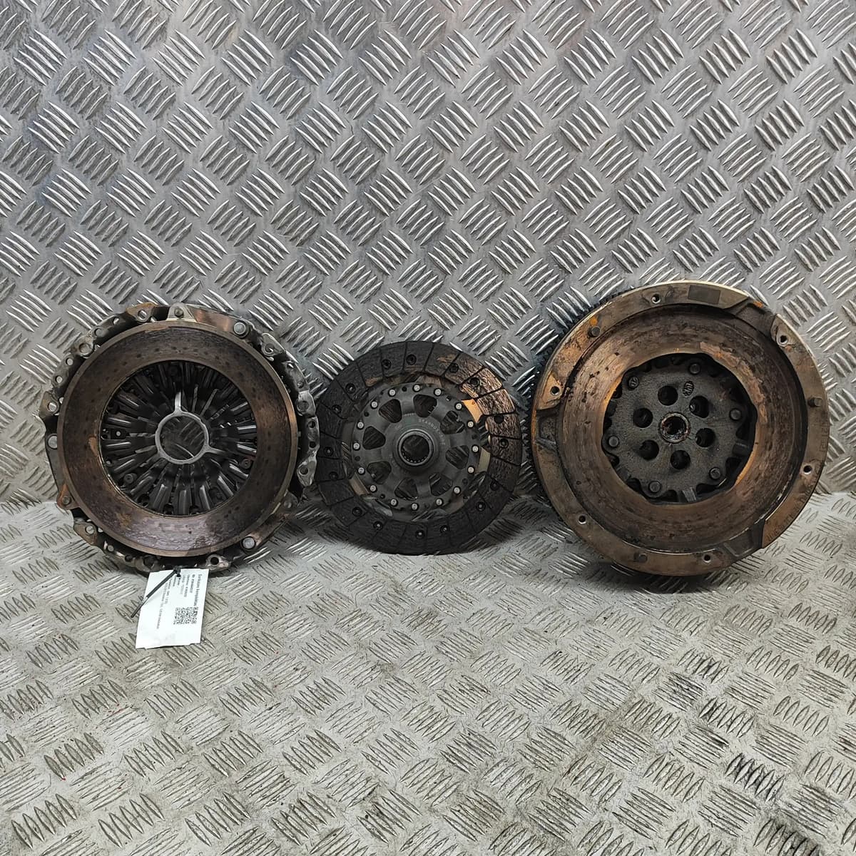 BMW 1 F20 Clutch Kit 7625147 1.6 Petrol 125kW 2012 30484537