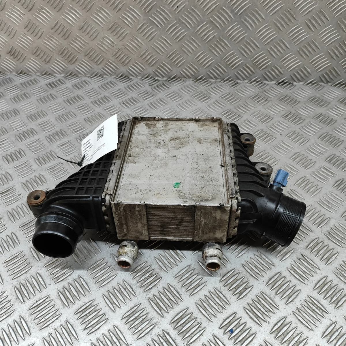 LAND ROVER DISCOVERY SPORT L550 Intercooler Radiator GJ32-9L440-AD 30664397