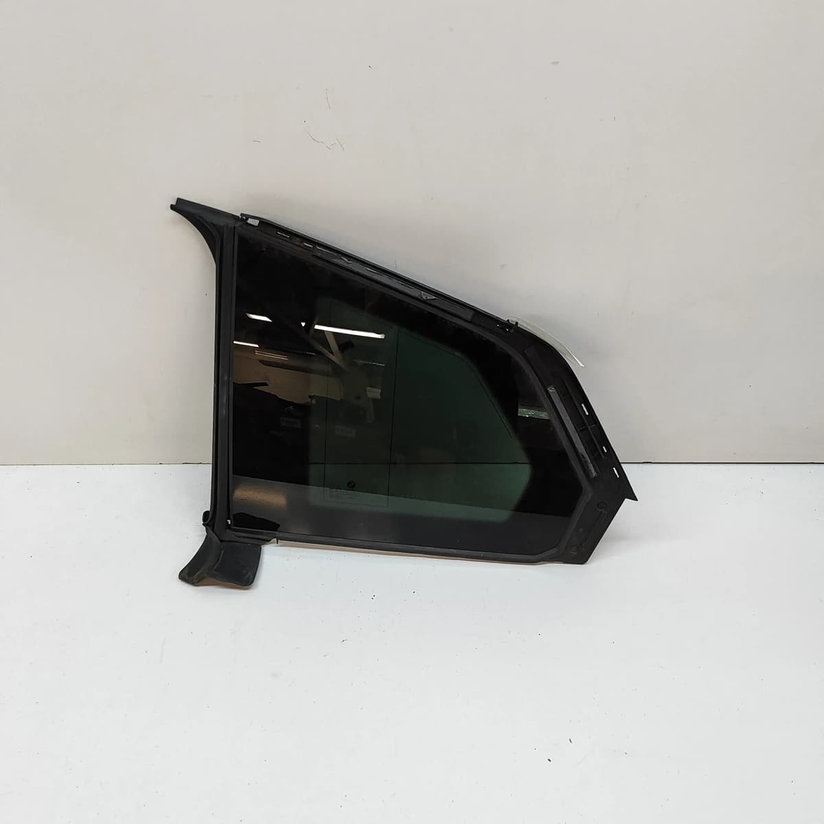 BMW iX I20 Rear Left Quarter Window 9448771 2022 30693989