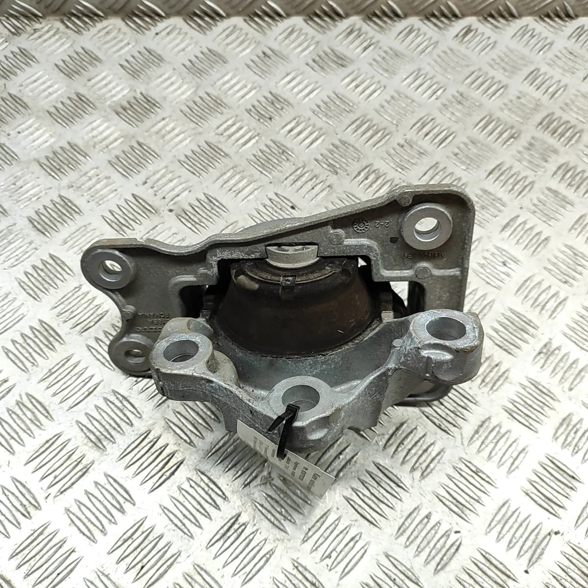 VOLVO V60 MK2 Left Side Engine Mount 32255204 2.0 Diesel 110kW 2019 30703320