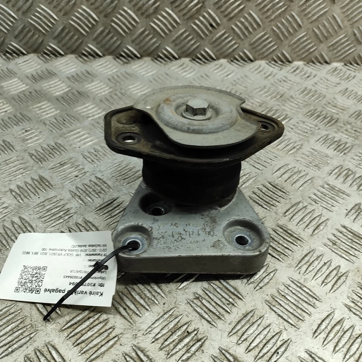 VW GOLF MK7 5G1, BQ1, BE1, BE2 Left Side Engine Mount 5QE199117C 30703694
