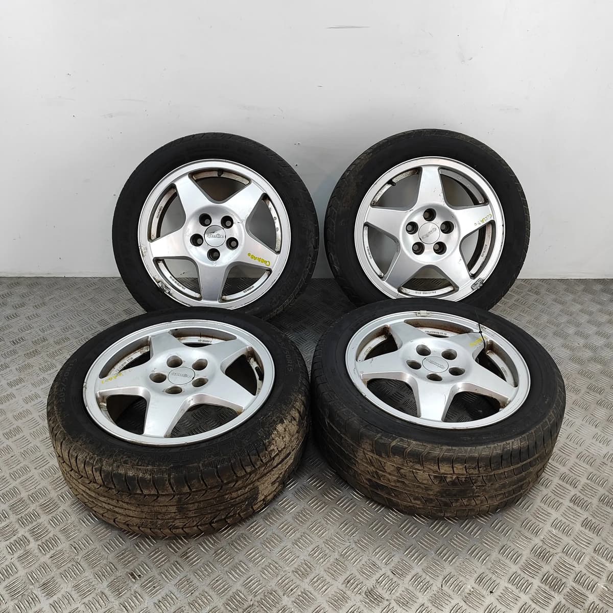 Volkswagen CORRADO Alloy Wheel Set 535601025D 1994 30724179