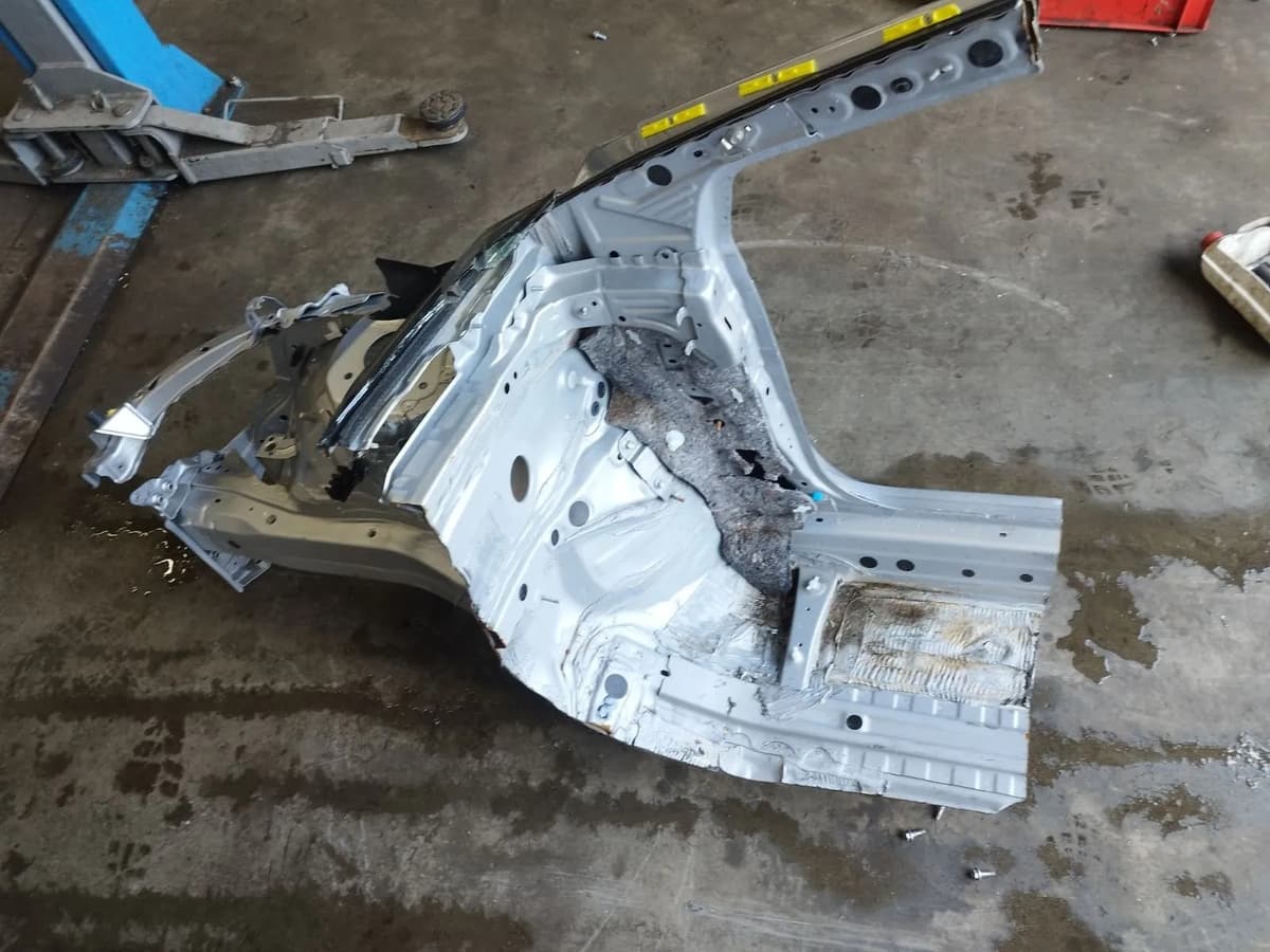 TOYOTA PRIUS XW60 Front Right Quarter Panel 2.0 Hybrid 30739355