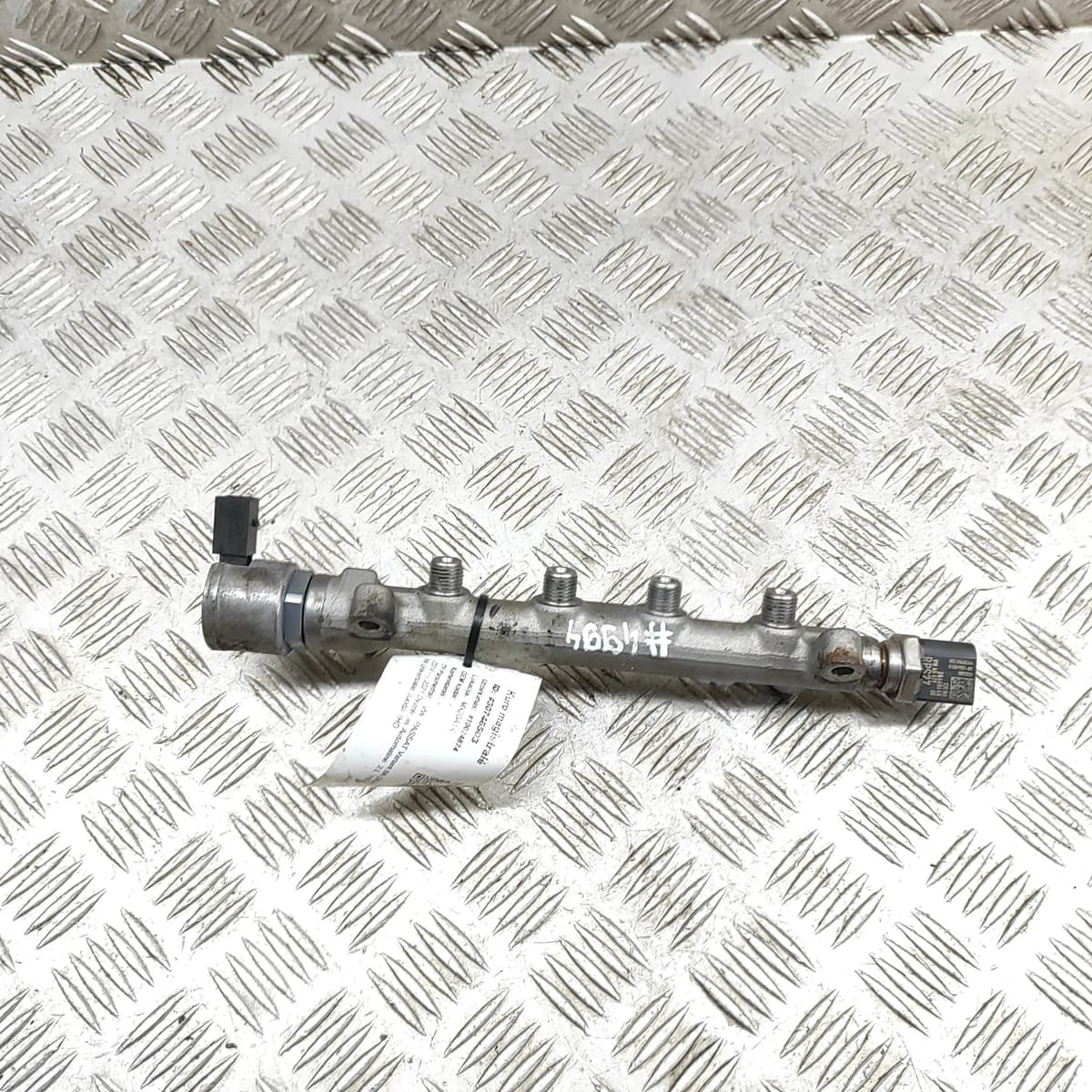 Volkswagen PASSAT Variant B8 3G Fuel Rail 05L130089 2.0 Diesel 110kW 2021