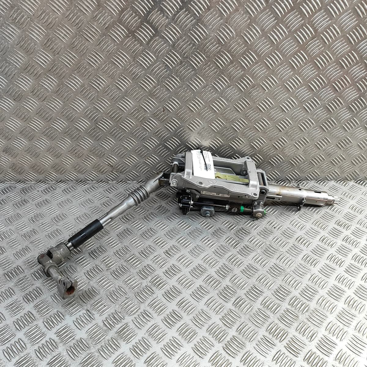 MASERATI LEVANTE SUV M161 Steering Column Mechanism 670100436 RHD 3.0D 184kW