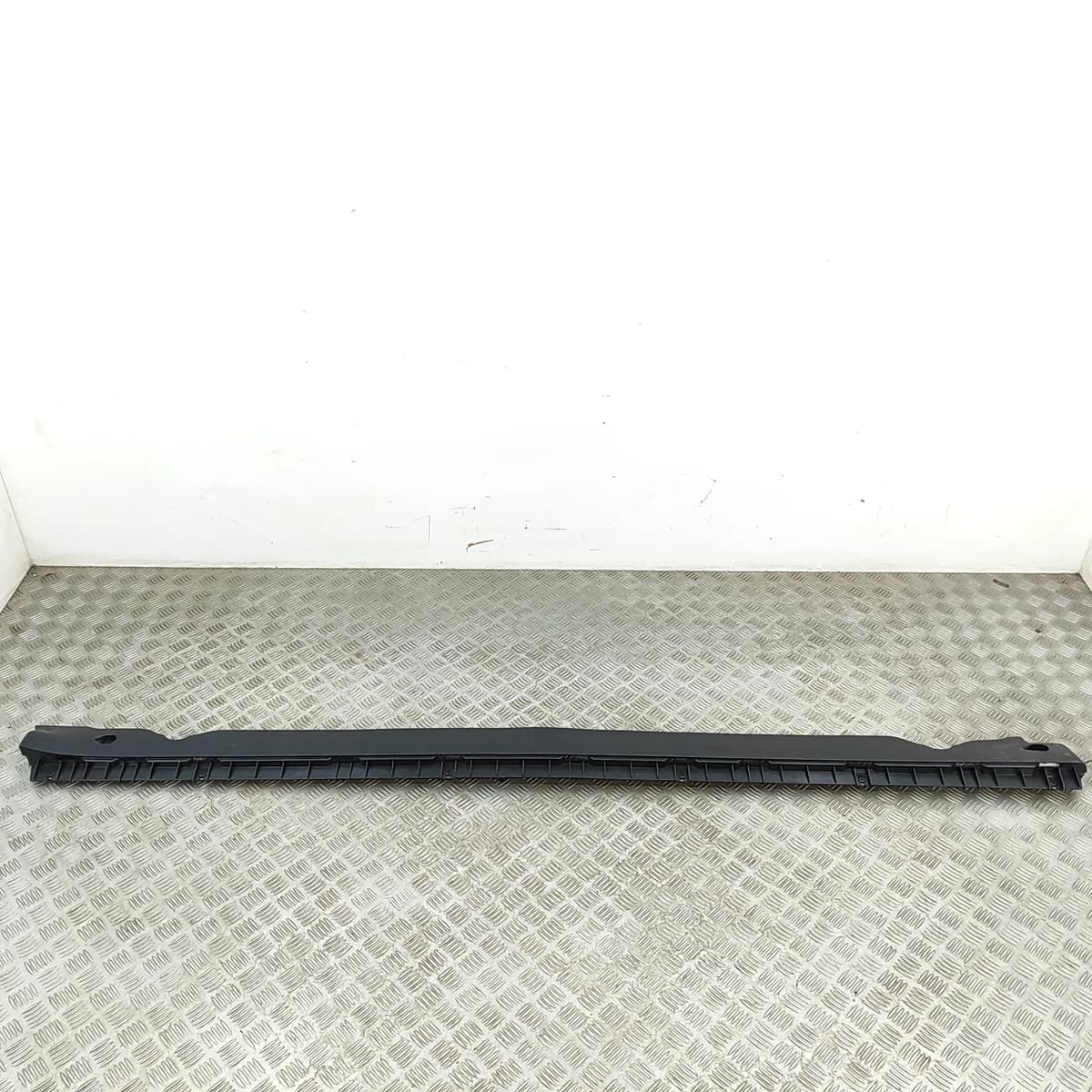 TESLA MODEL Y Left Side Plastic Sideskirt Cover 1497741-00-C 2019 30752876
