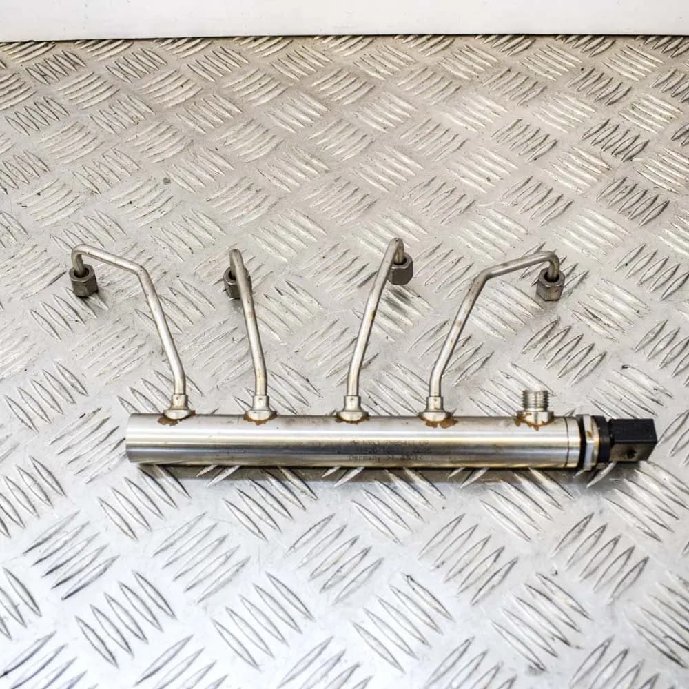 BMW 3 Series Fuel Rail W/ Sensor F30 320i 135kw 7585411 2014