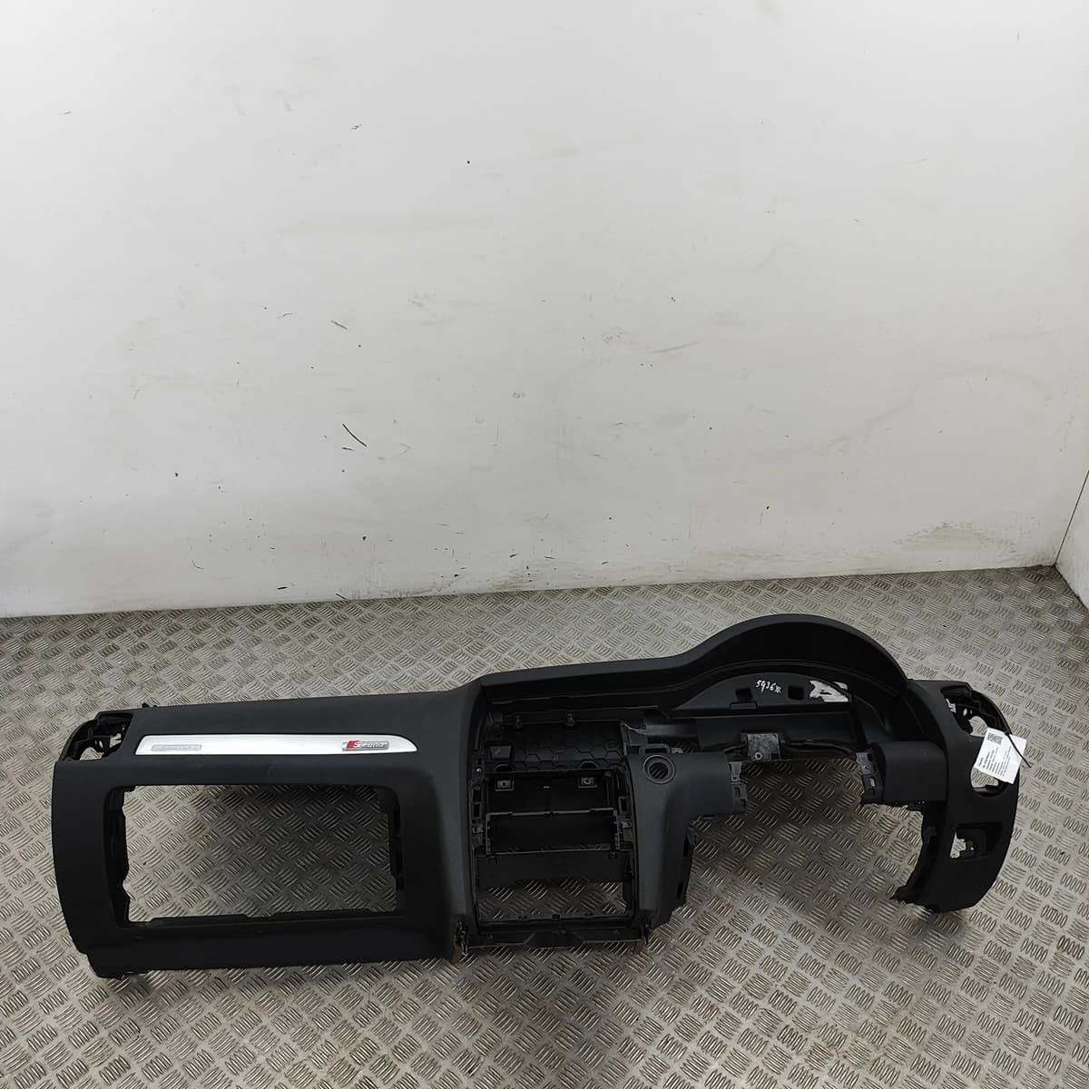 AUDI Q7 4L Dashboard 4L2857067 RHD 2014 30768480