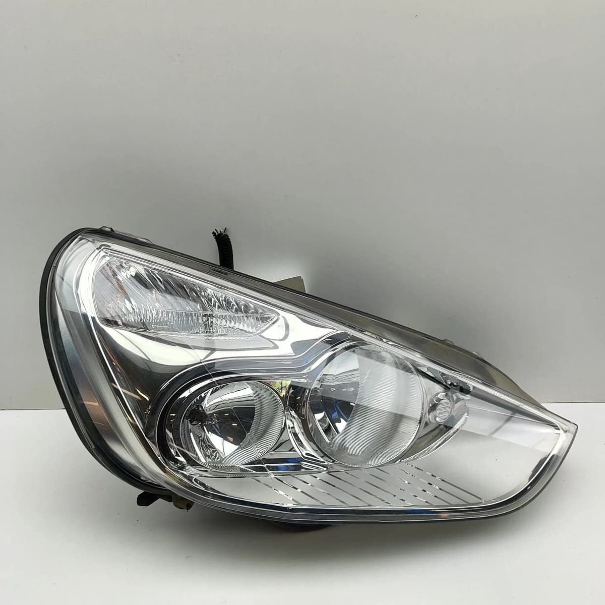FORD S-MAX CD340 MK1 Front Right Headlight 6M21-13W029-BL RHD 2014 30772061