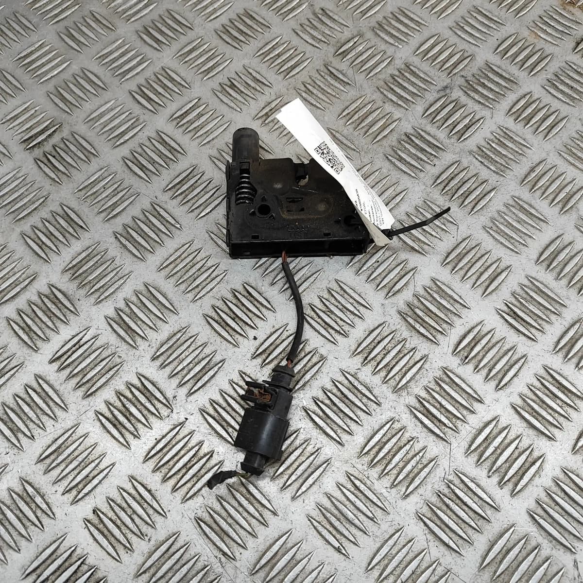 AUDI Q3 8U Bonnet Lock 8U0823509 2.0 Diesel 120kw 2013 30775592