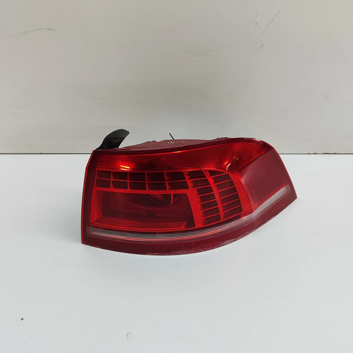 VW PASSAT Variant B7 365 Rear Right Tail Light  3AF945208B 1.6 Diesel 30781871