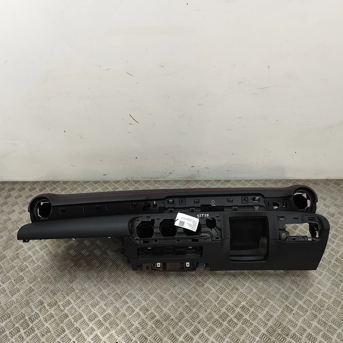 MERCEDES-BENZ CLA Coupe C118 Dashboard RHD A1776806402   30801472