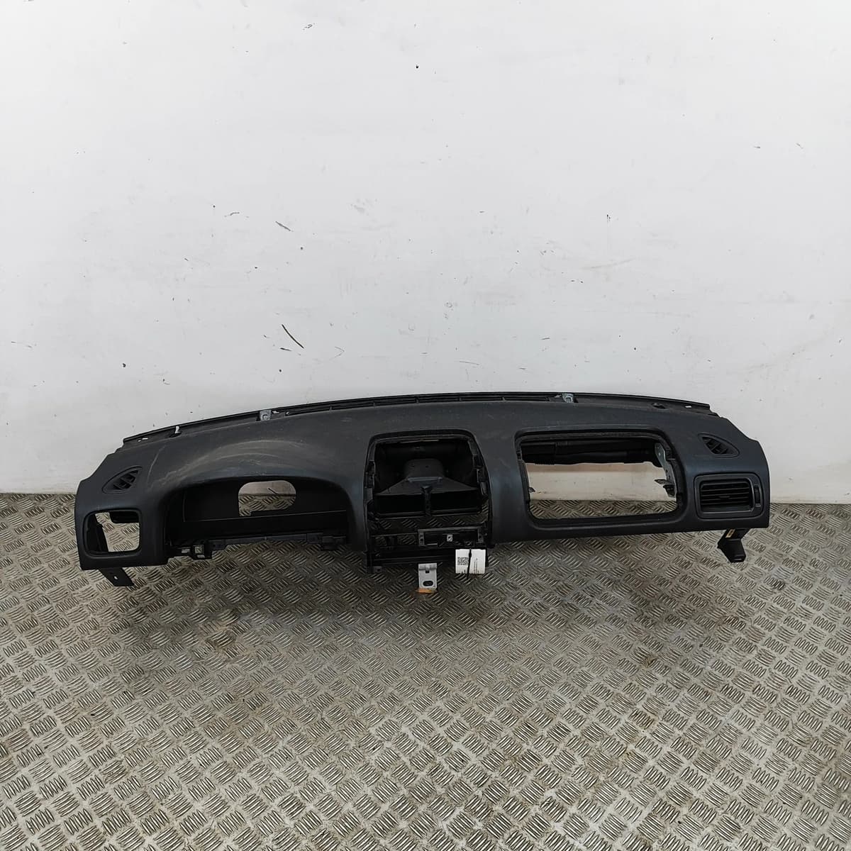 SUBARU FORESTER SF Dashboard LHD 66040FC010OE 2.0 Petrol 125kw 2001 30824765