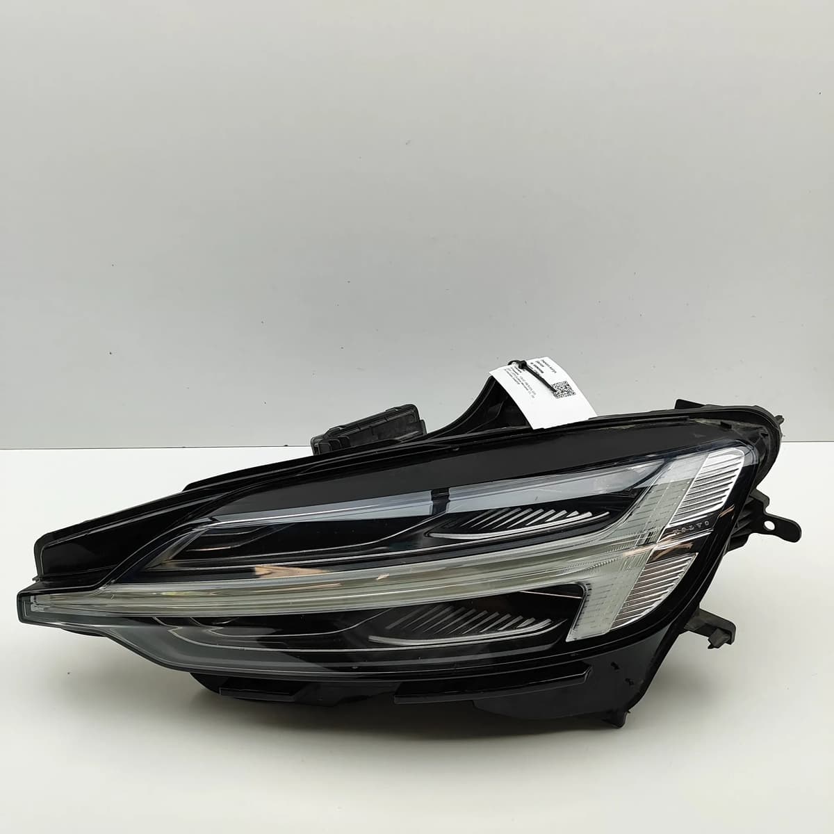 VOLVO V60 MK2 225, 227 Front Left Headlight RHD 31656893 2.0D 110kw 30905008