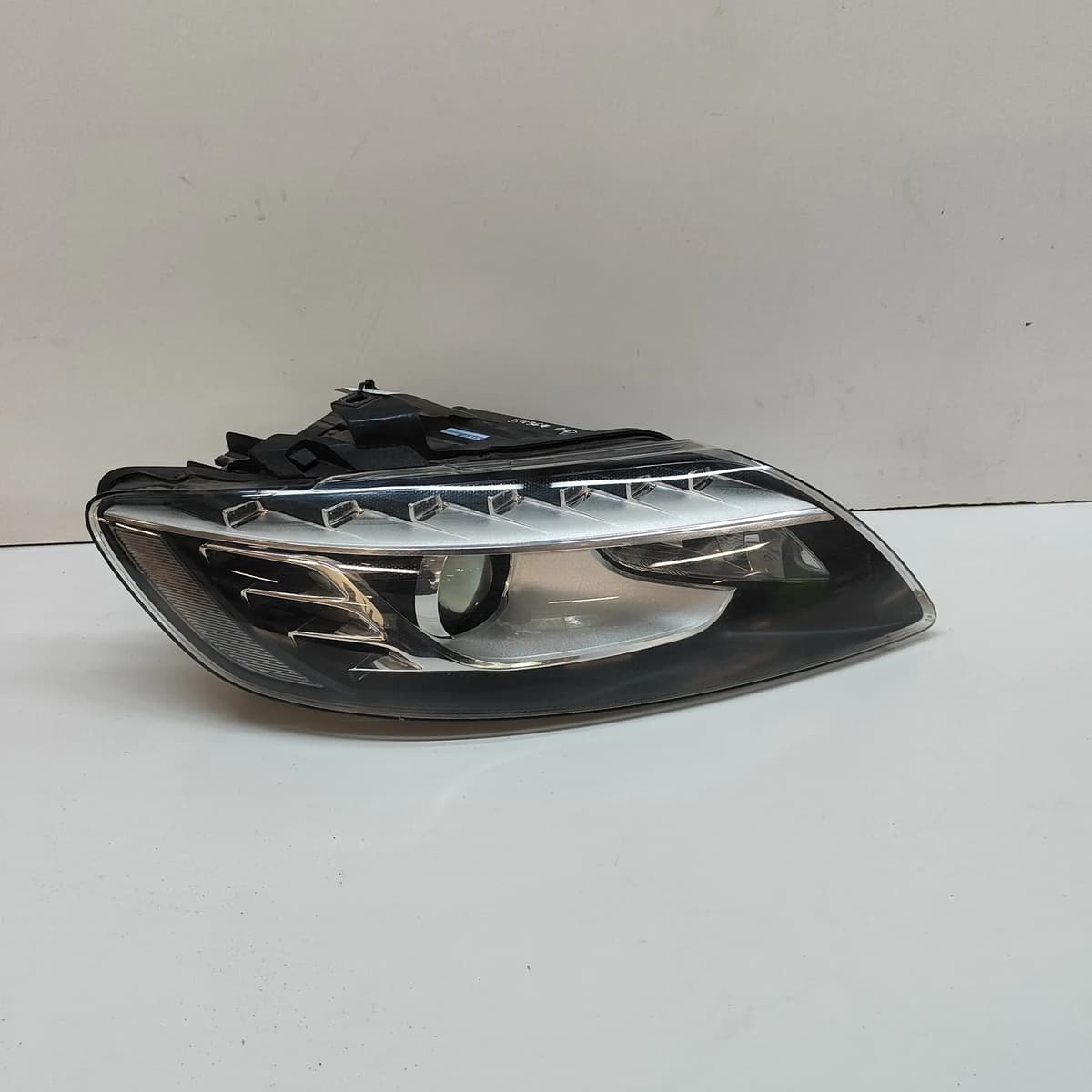 AUDI Q7 4L Front Right Headlight 3.0 Diesel 180kw 2014 30982944 RHD