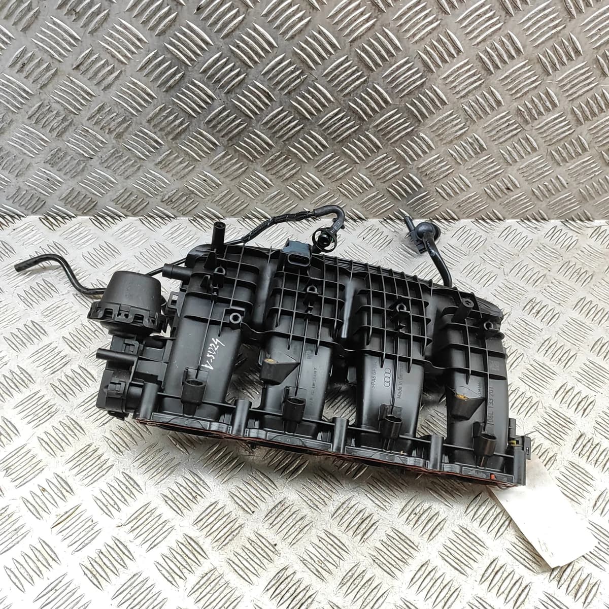 Volkswagen GOLF MK7 Intake Manifold 06L133201AH 2.0 Petrol 221kW 2016 31046521