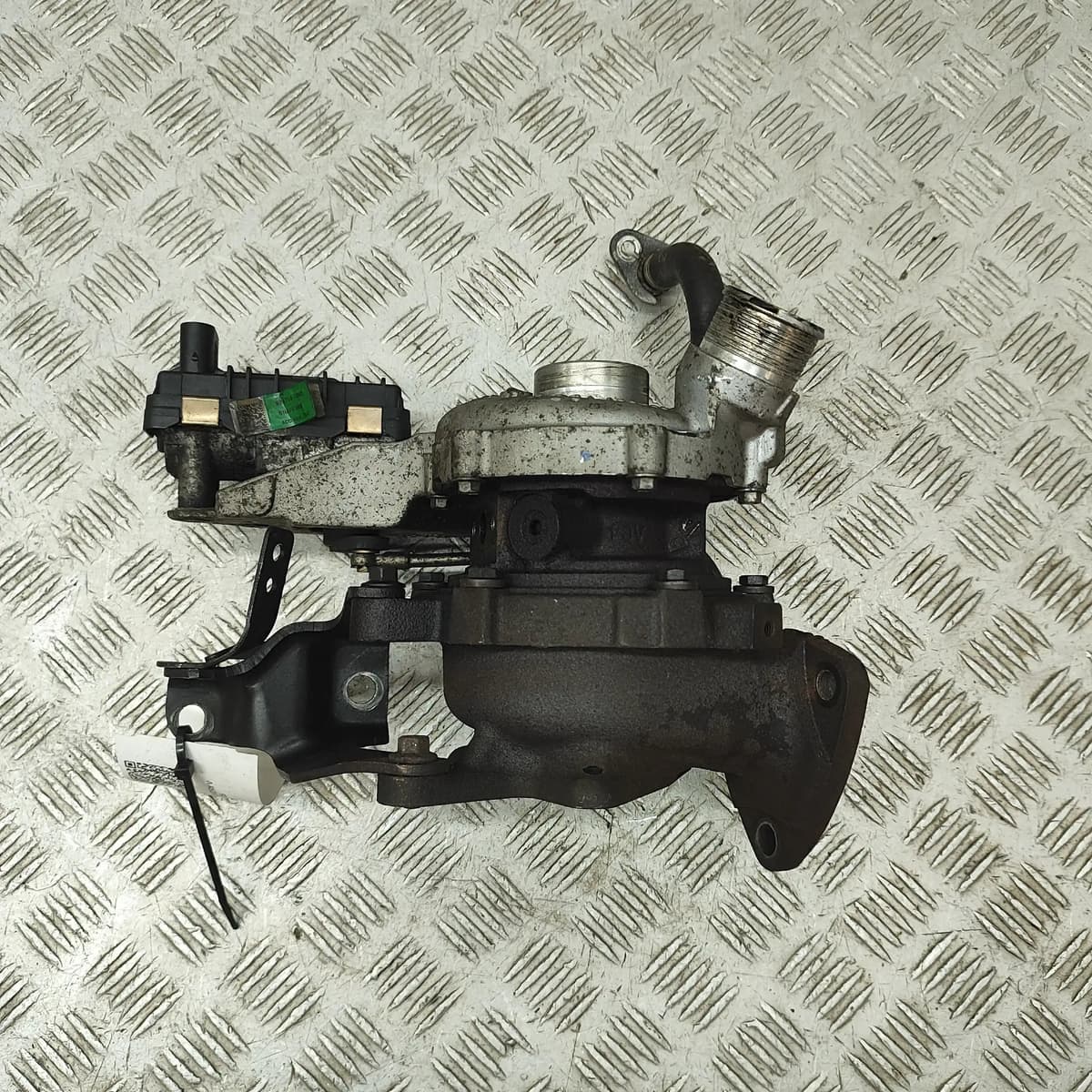 LAND ROVER DISCOVERY L462 Turbocharger 824754-0002 3.0 Diesel 225kw 31048546