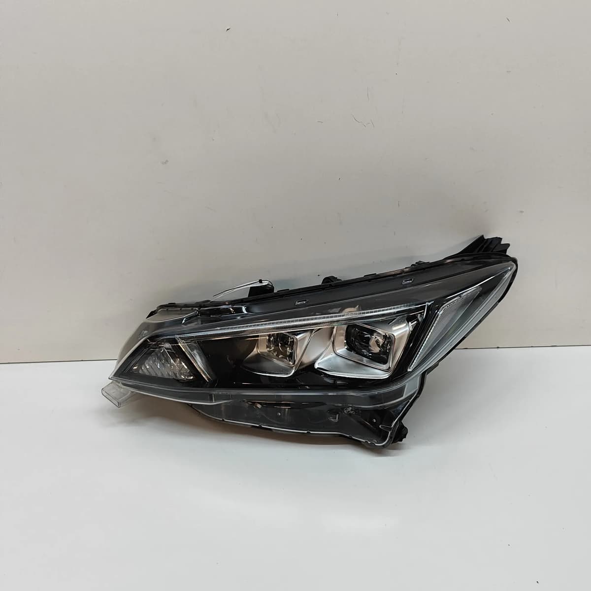 NISSAN LEAF ZE1 Front Left Headlight LHD 26060-5SH5A 2018 31106764