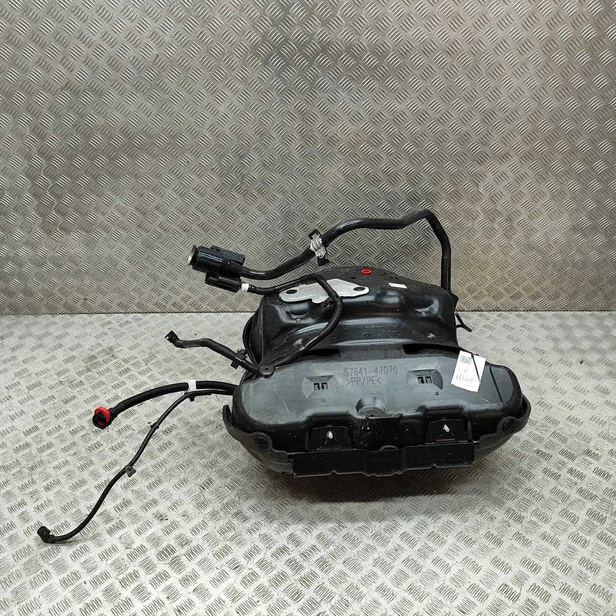 TOYOTA PRIUS W6 Fuel Tank S7641-47070 2.0 Petrol electricity 164kw 31106913