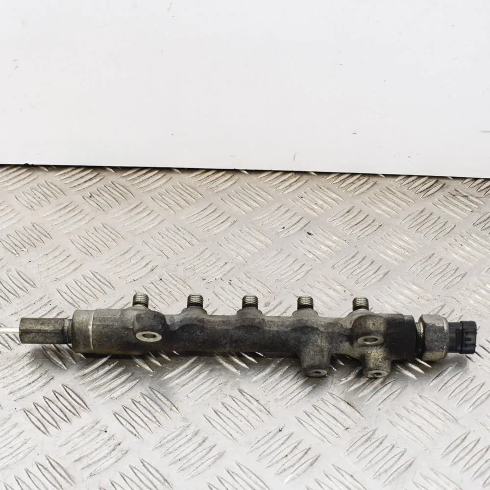 Mazda 6 GH1 Fuel Rail w/ Sensor 2.2 Diesel 120KW 2009