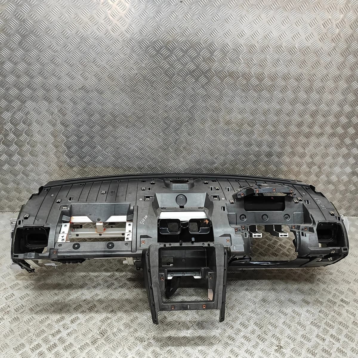 ASTON MARTIN VANTAGE Coupe Dashboard RHD 6G33-C04545-B 4.3 Petrol 283kw 31147420