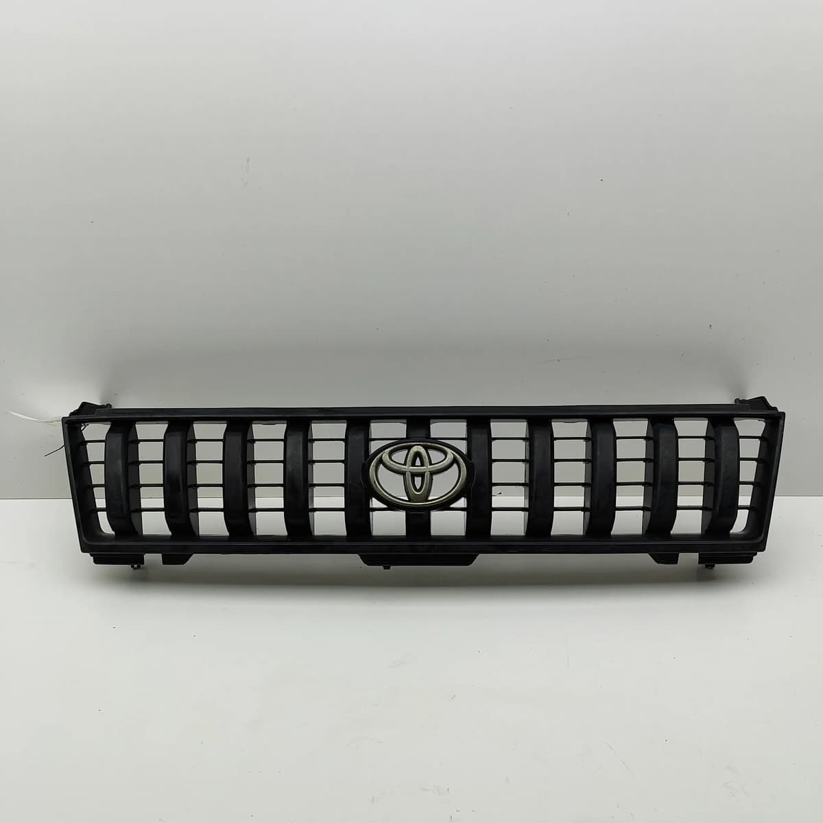 TOYOTA LAND CRUISER MK3 J120 Radiator Grille 53100-60030 3.0 Diesel 127kW 2004