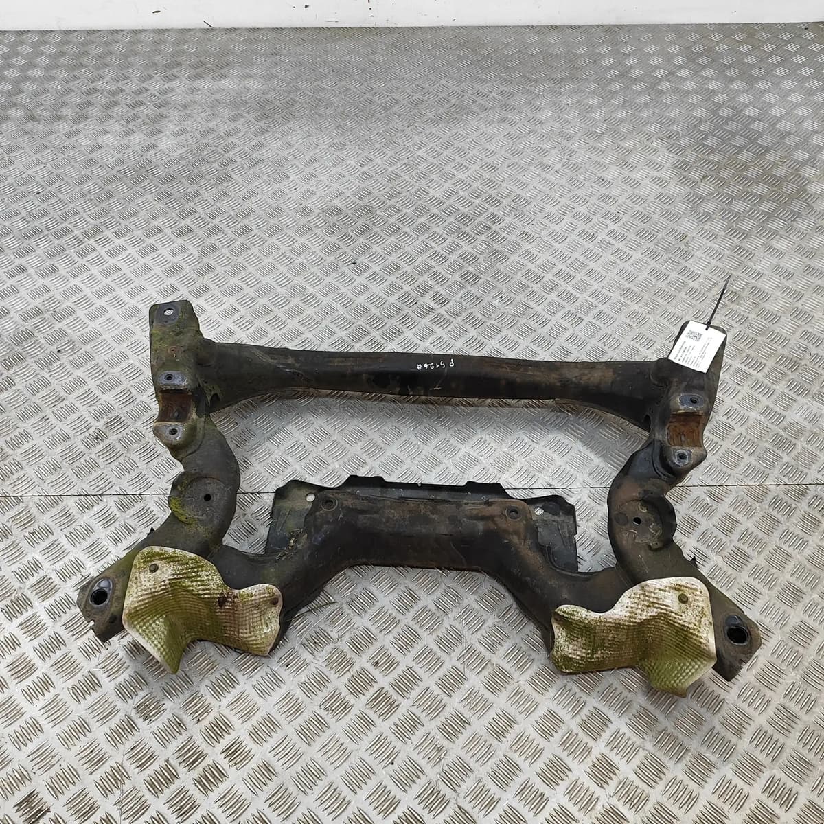 MERCEDES-BENZ CLS C219 Front Subframe A2116201587 3.5 Petrol 200kw 2005 31230739
