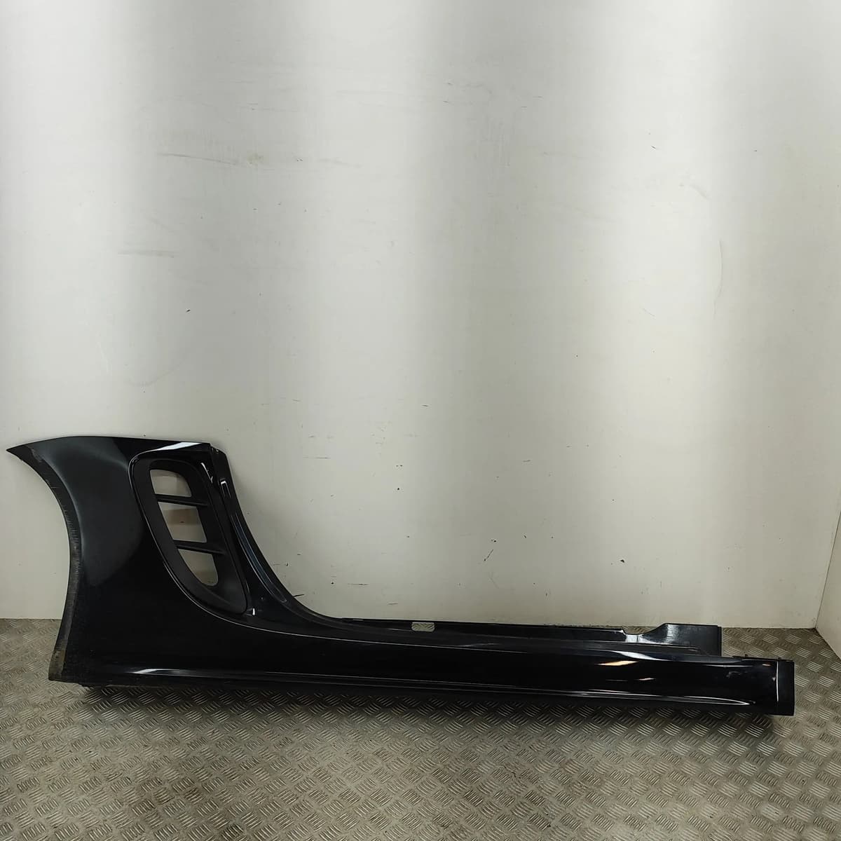 PORSCHE 718 BOXSTER 982 Left Side Plastic Sideskirt Cover 982854884 31237868